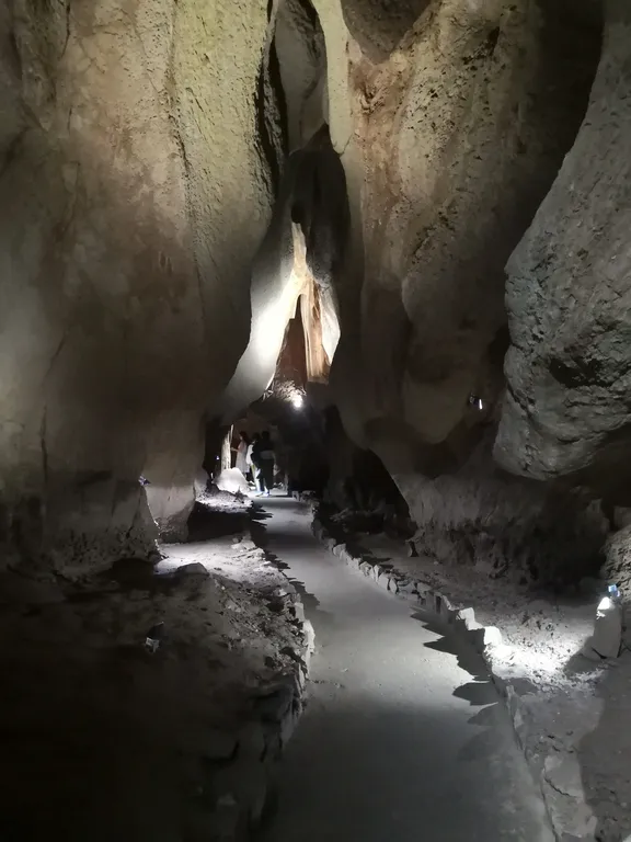 Vilavella, Mascarell, and San José Caves